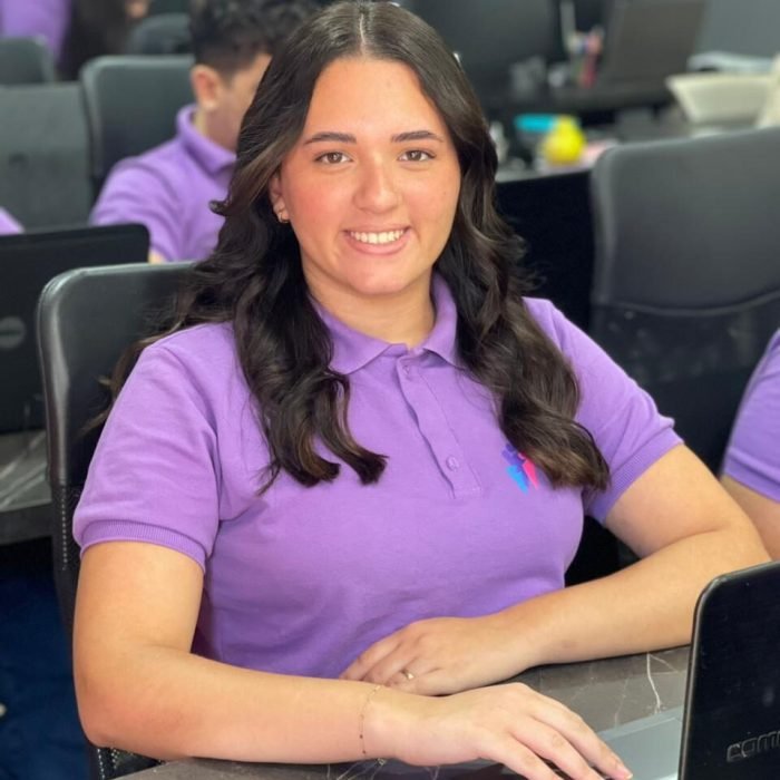 ANA LAURA